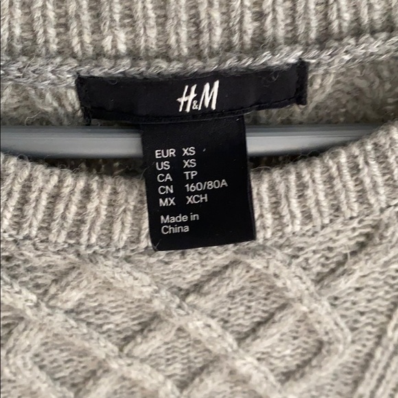 H&M Sweater Dress - Picture 3 of 3